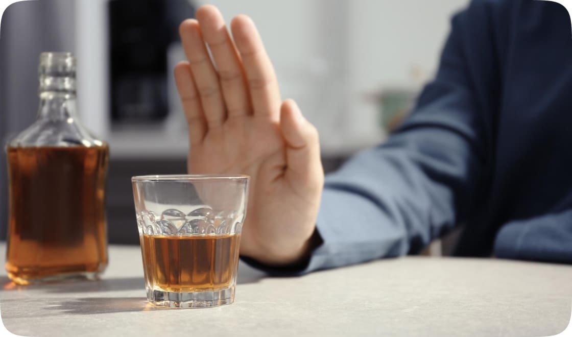 Hur behandlas missbruk och beroende av alkohol?